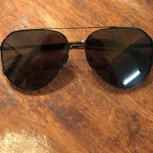 Jessie James decker black aviator by Diff eyewear